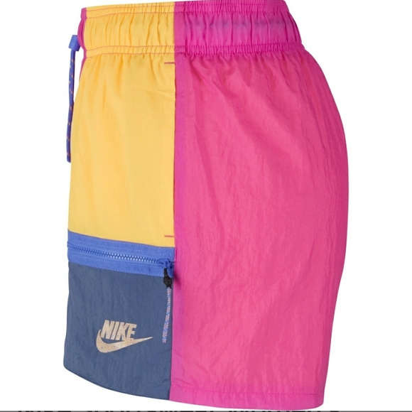 Nike women shorts - Picture 6 of 8